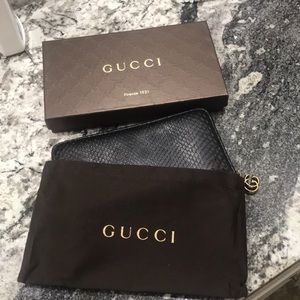***SOLD****Gucci wallet